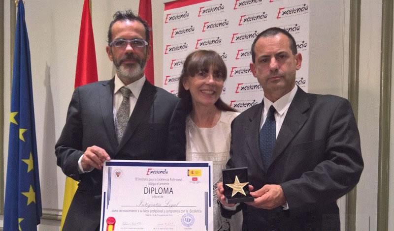 Premio Estrella de Oro a la Excelencia Profesional 2016
